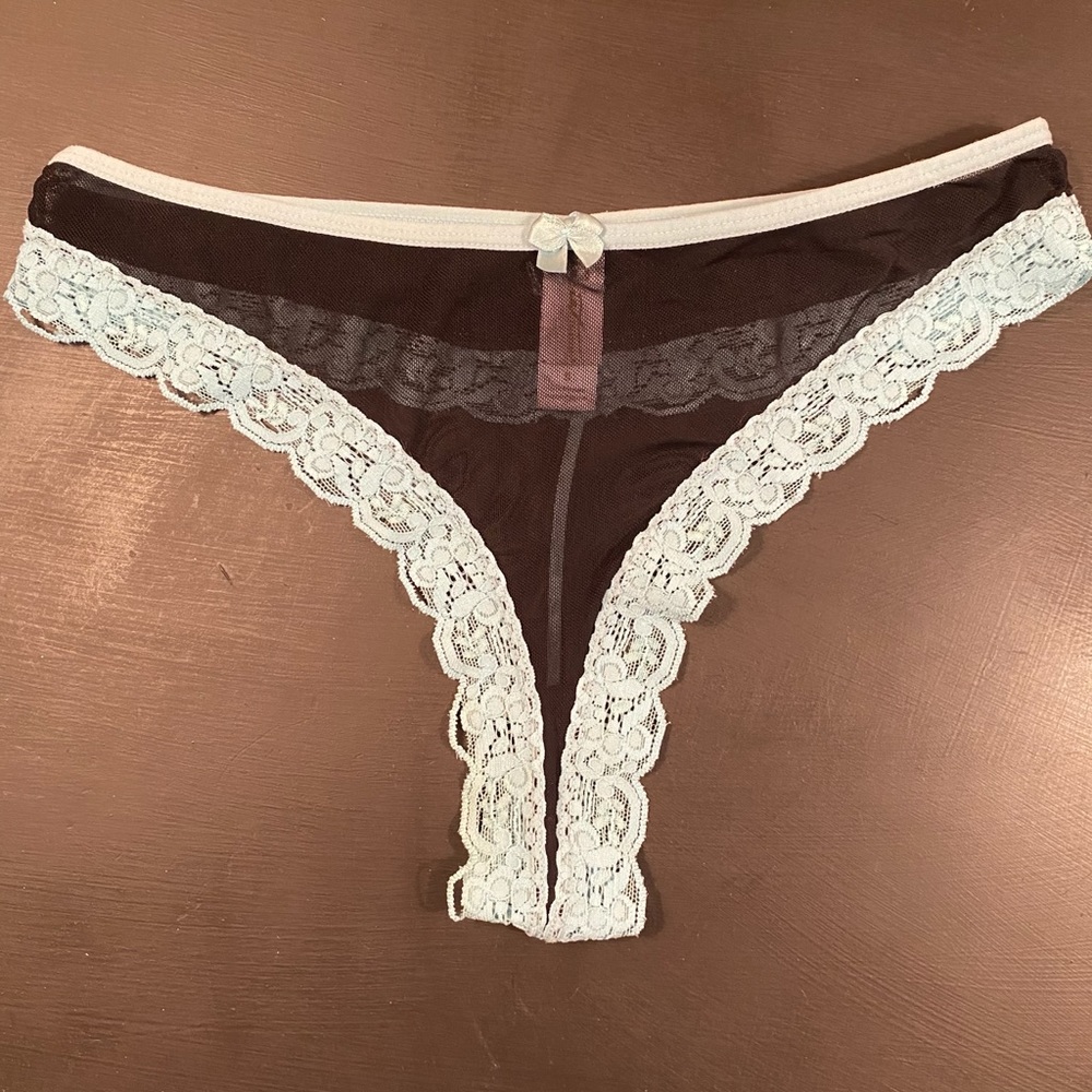 NWOT Sweet Treasures angel thongs sz 8